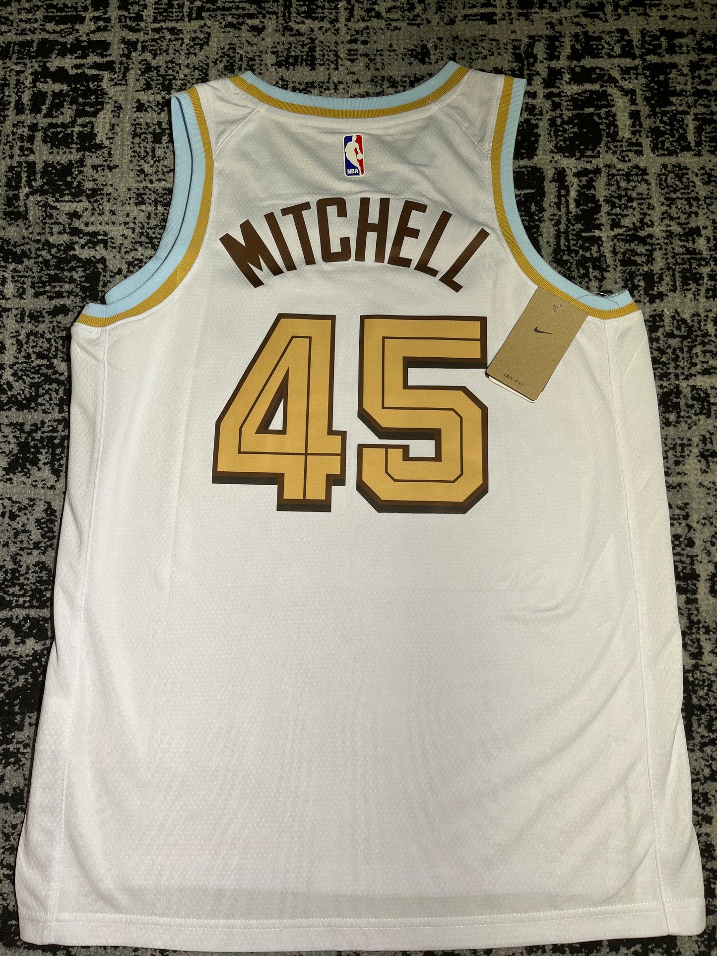 Donovan Mitchell 2023’ NBA City Jersey